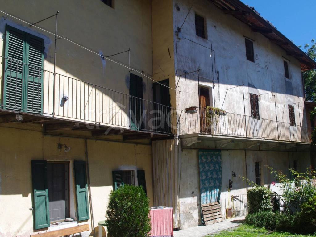 Casale in vendita a Roasio localita' corticella