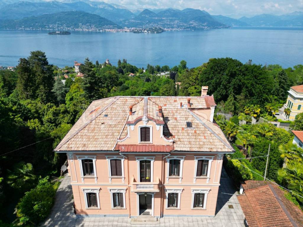Villa in vendita a Stresa via per Brisino