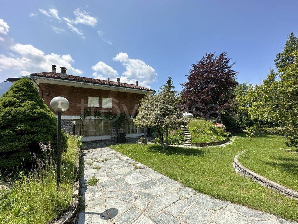 Villa in vendita a Grandola ed Uniti via alle Alpi