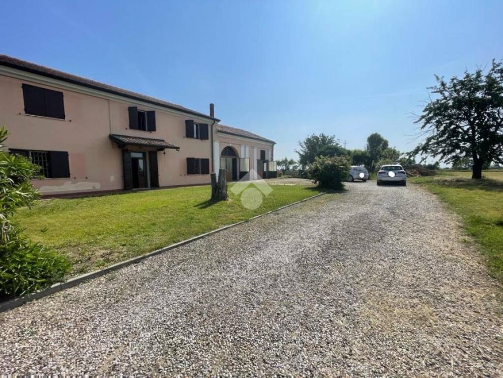 Villa in vendita a Castelbelforte via Campolongo