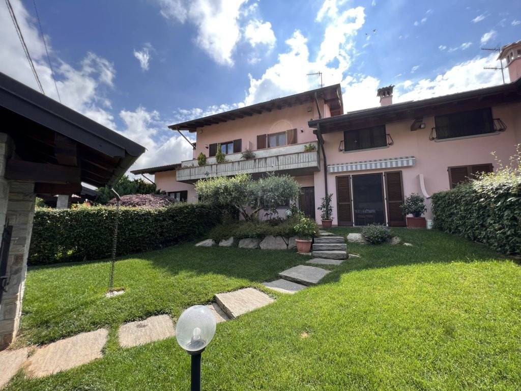 Villa in vendita a Mornago via Cesare Battisti, 42