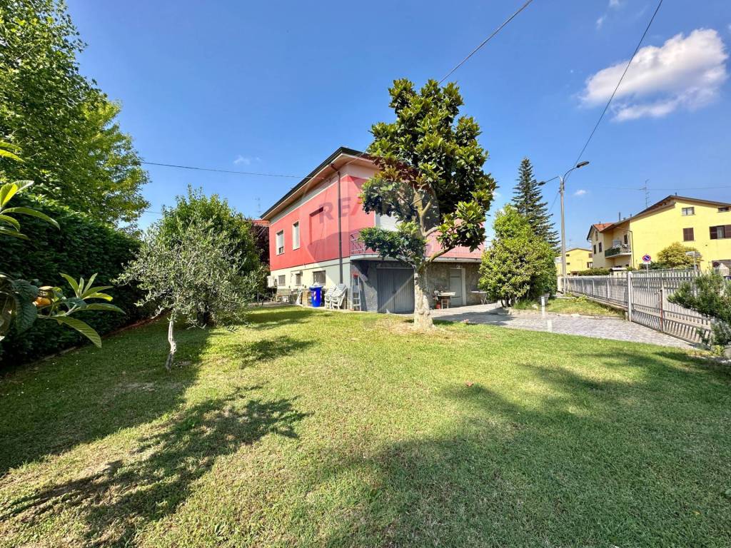 Villa in vendita a Fontevivo via Togliatti, 17