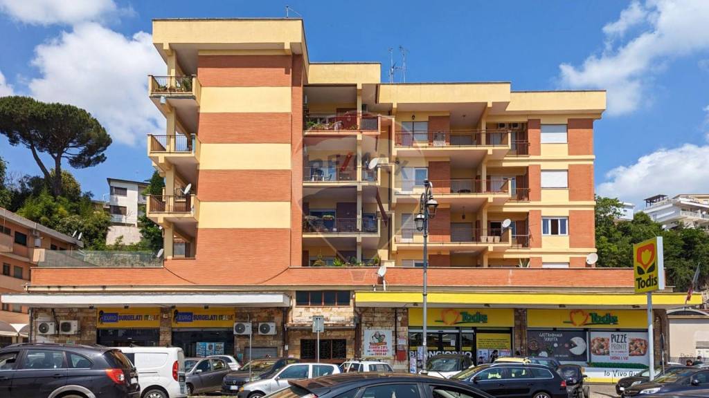 Appartamento in vendita a Velletri viale dei Volsci, 108