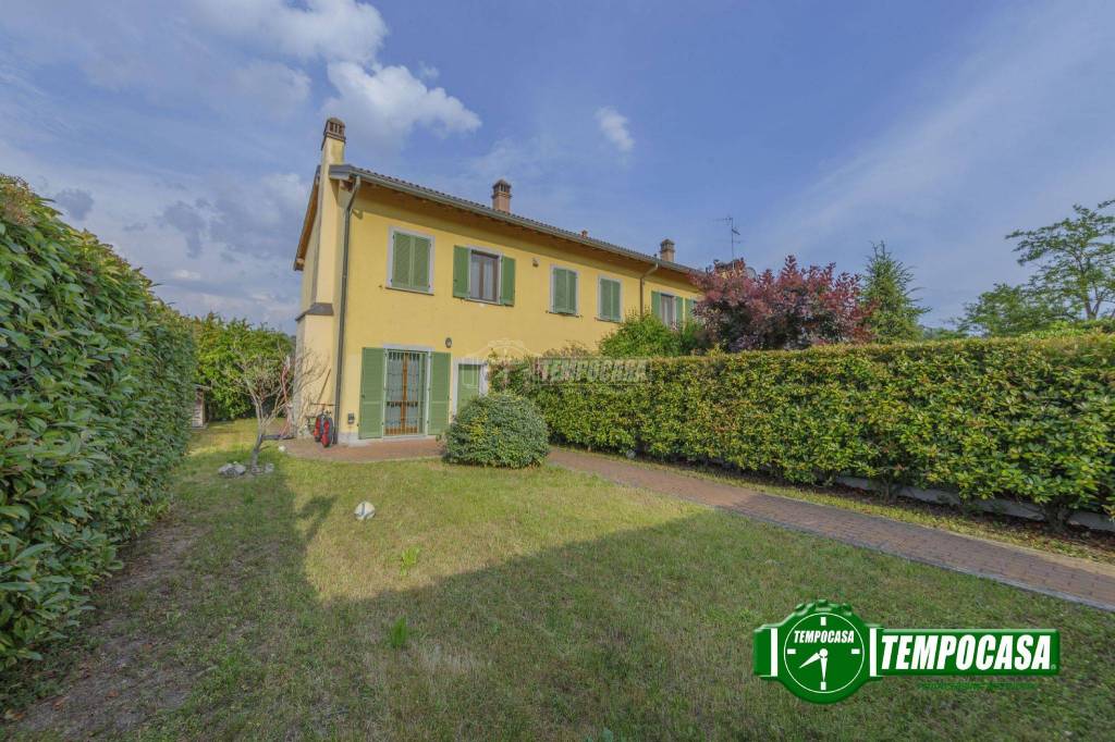 Villa a Schiera in vendita a Rognano via delle Mondine