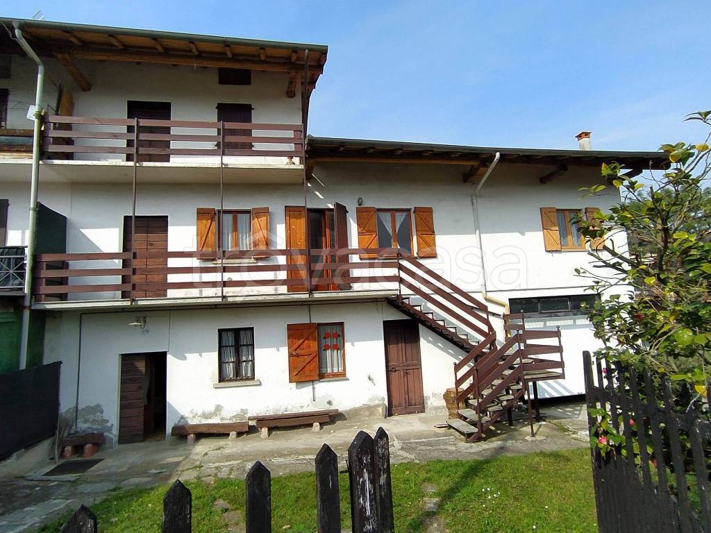 Villa in in vendita da privato a Gattico-Veruno via Leonardi, 99