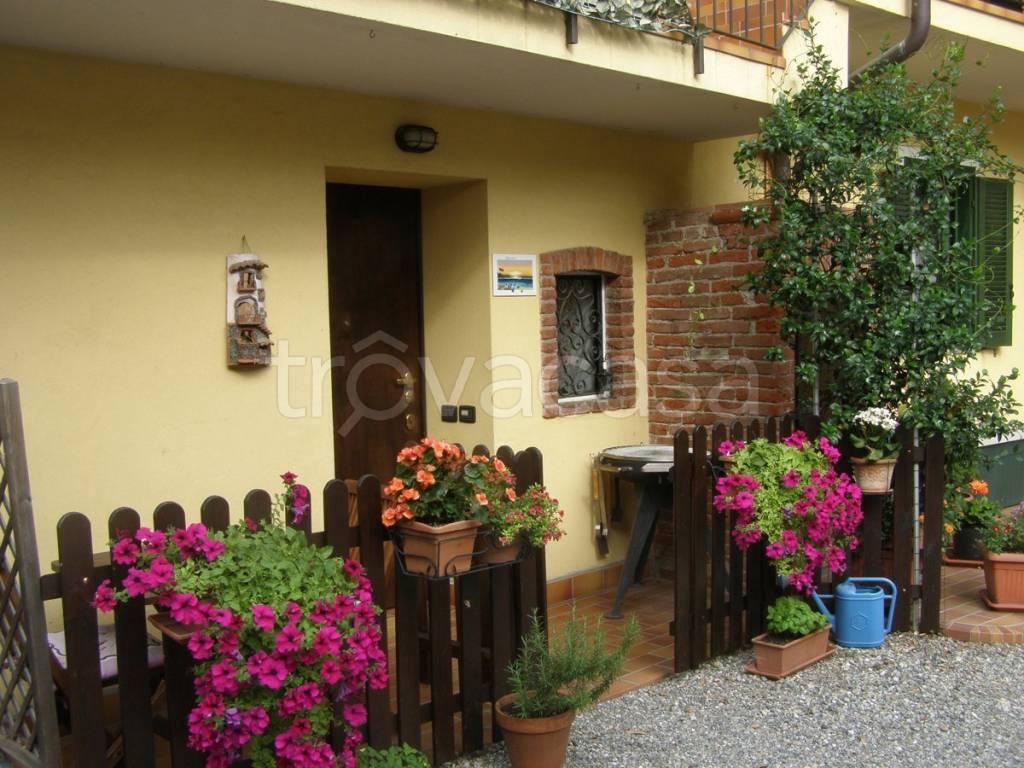 Appartamento in vendita a Varallo Pombia via ticino