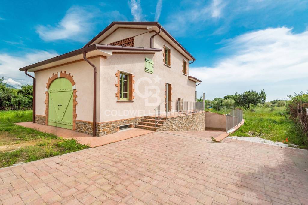 Villa in vendita a Pietrasanta via Dei Gigli, 5