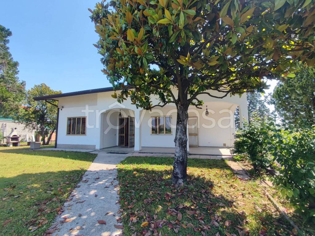 Villa in vendita a Pordenone via Brentella, 50