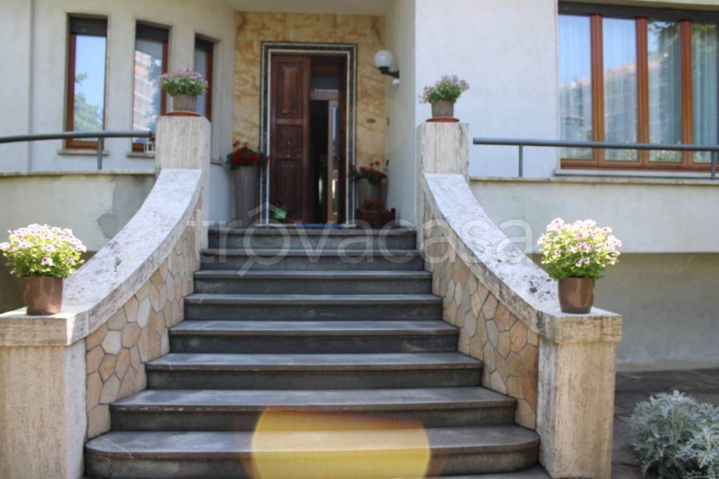 Villa in vendita a Vigevano via Monte Grappa