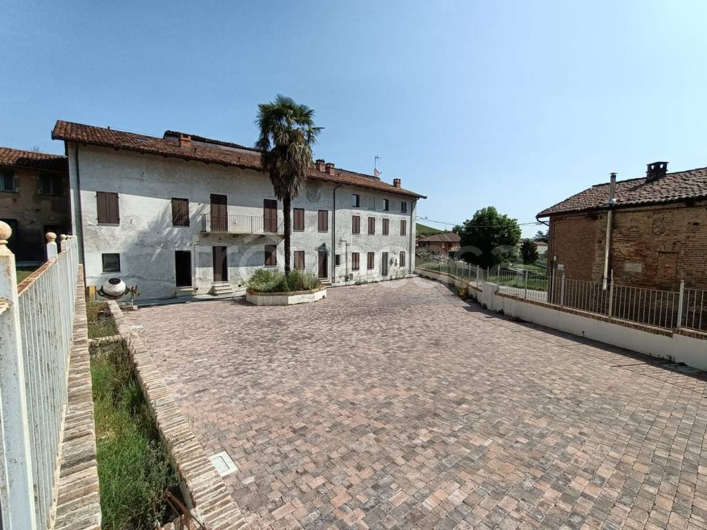 Casa Indipendente in vendita a Calliano via Maggiore Pietro Toselli