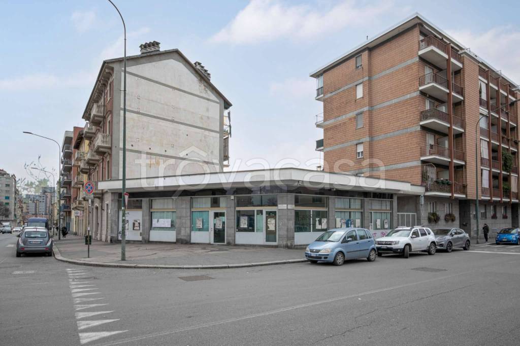 Filiale Bancaria in vendita a Torino via Forlì 68 bis