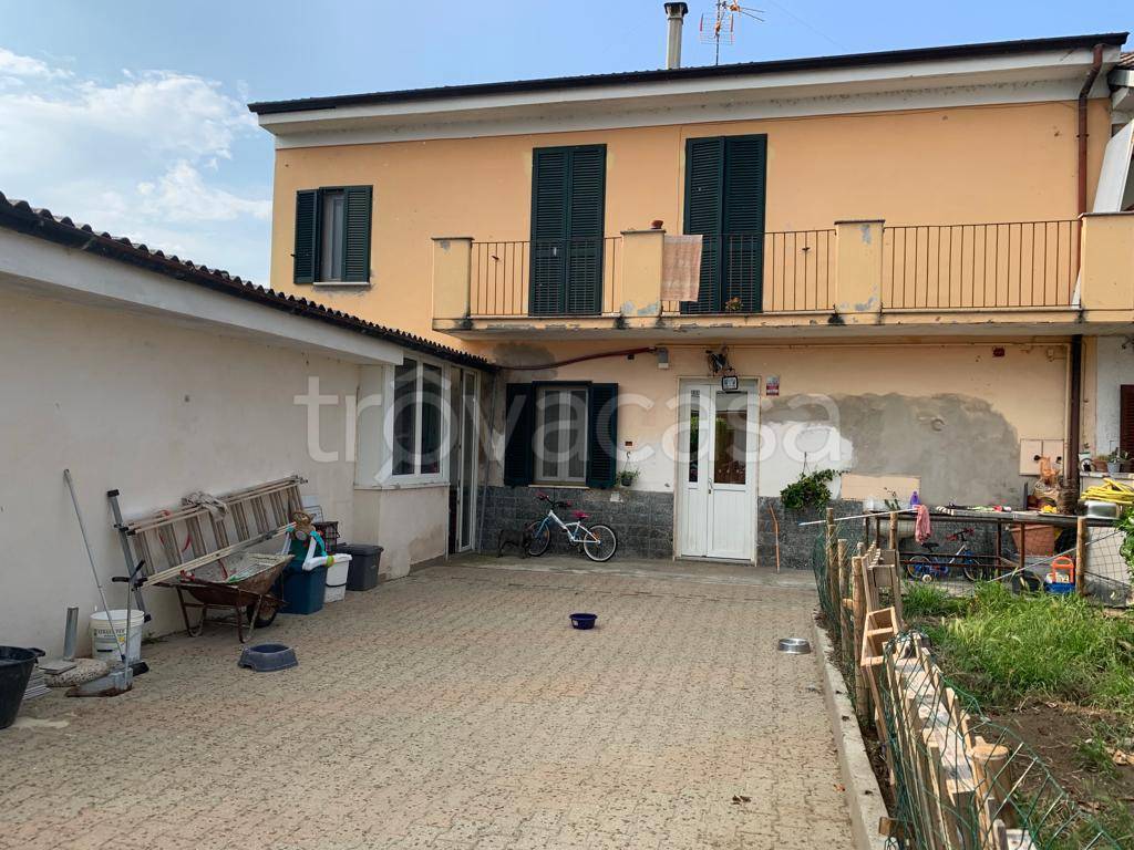 Villa in vendita a Vigevano via Gravellona