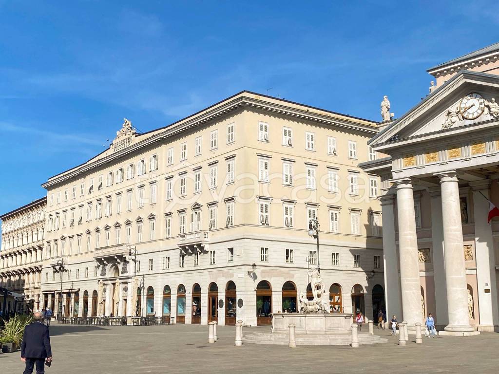 Appartamento in vendita a Trieste piazza della Borsa