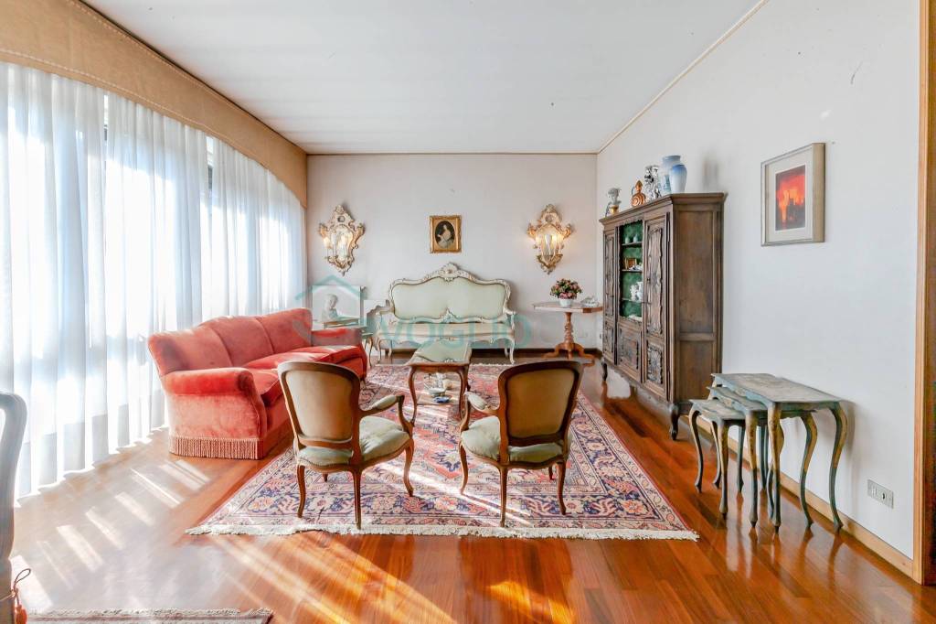 Appartamento in vendita a Milano via Paolo Giovio, 29