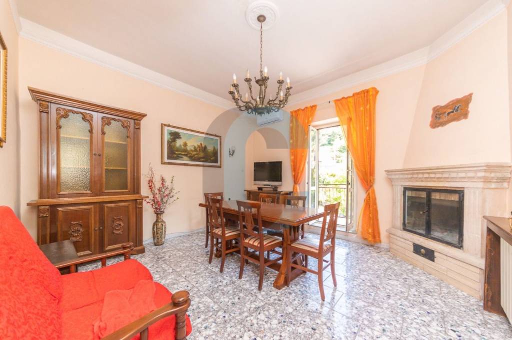 Appartamento in vendita a Marino via Cave di Peperino, 52