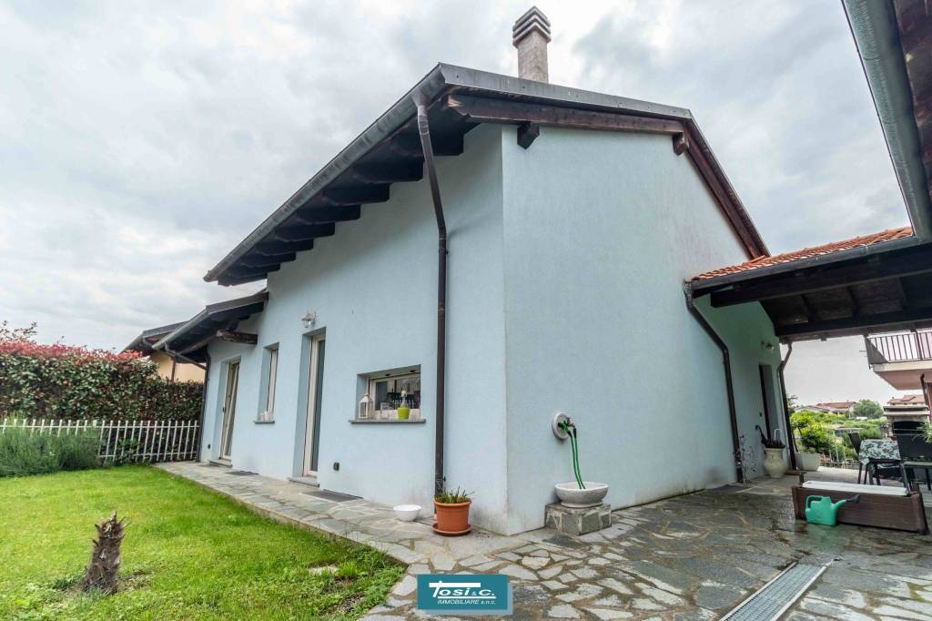 Villa in vendita a Cavallirio via alla Lanca