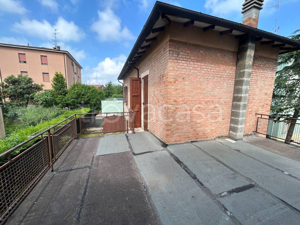 Villa in vendita a Modena via Tolmezzo