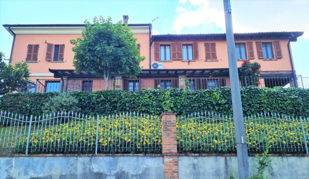 Villa in vendita a Corvino San Quirico via Oratorio, 42