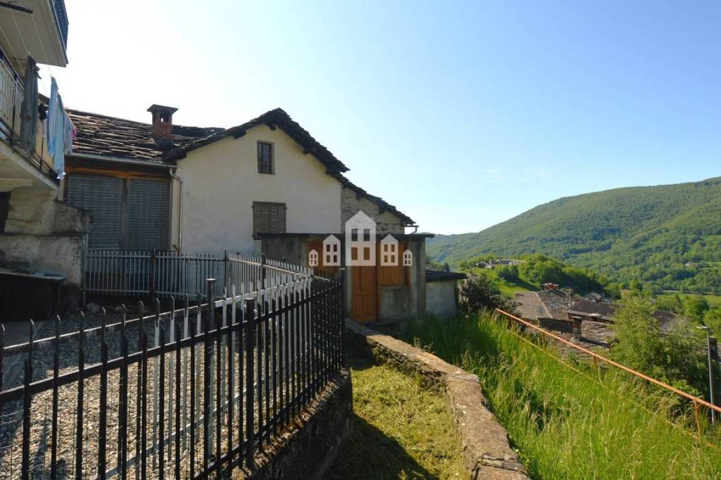 Casa Indipendente in vendita a Traversella via garibaldi, 5