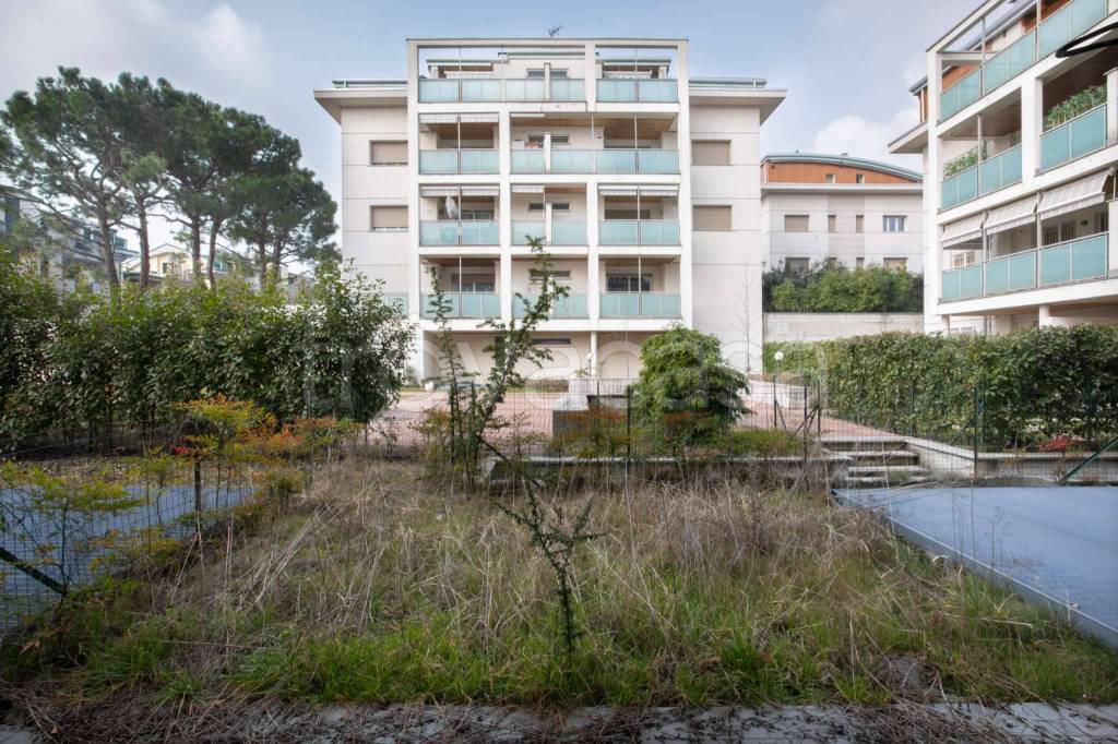 Appartamento in vendita a Correzzana via Enrico Fermi