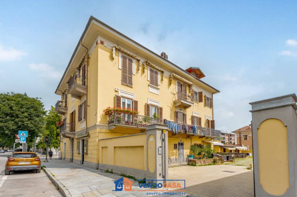 Appartamento in vendita a Pinerolo piazza Giuseppe Garibaldi, 13