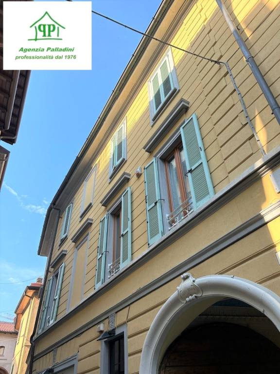 Appartamento in vendita a Varese via Albuzzi