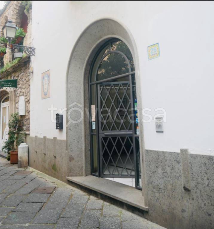 Appartamento in vendita a Sorrento via Santa Maria delle Grazie, 26