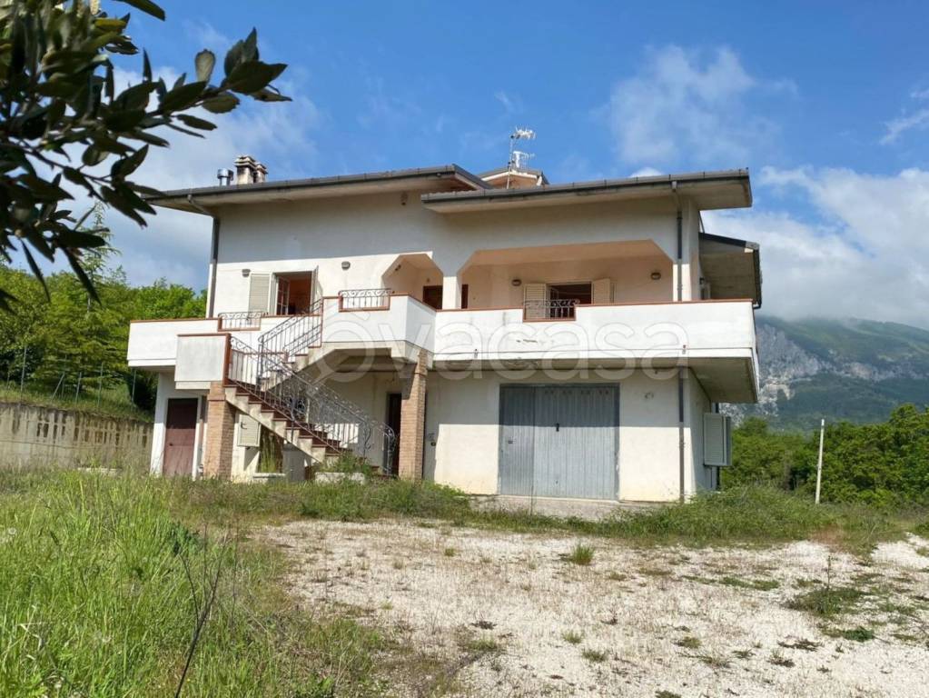 Villa in vendita a Corvara c.Da Fonteminisce snc