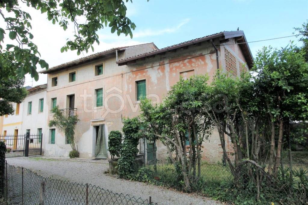 Casa Indipendente in vendita a Gonars via Aquileia