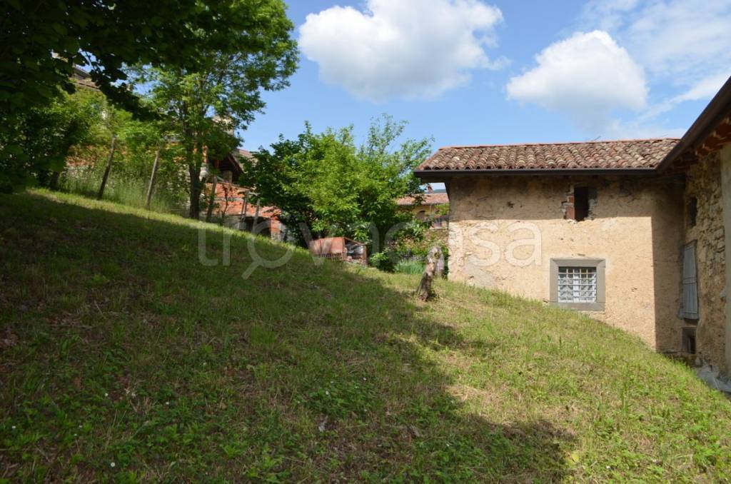 Casa Indipendente in vendita ad Adrara San Rocco via Guglielmo Marconi
