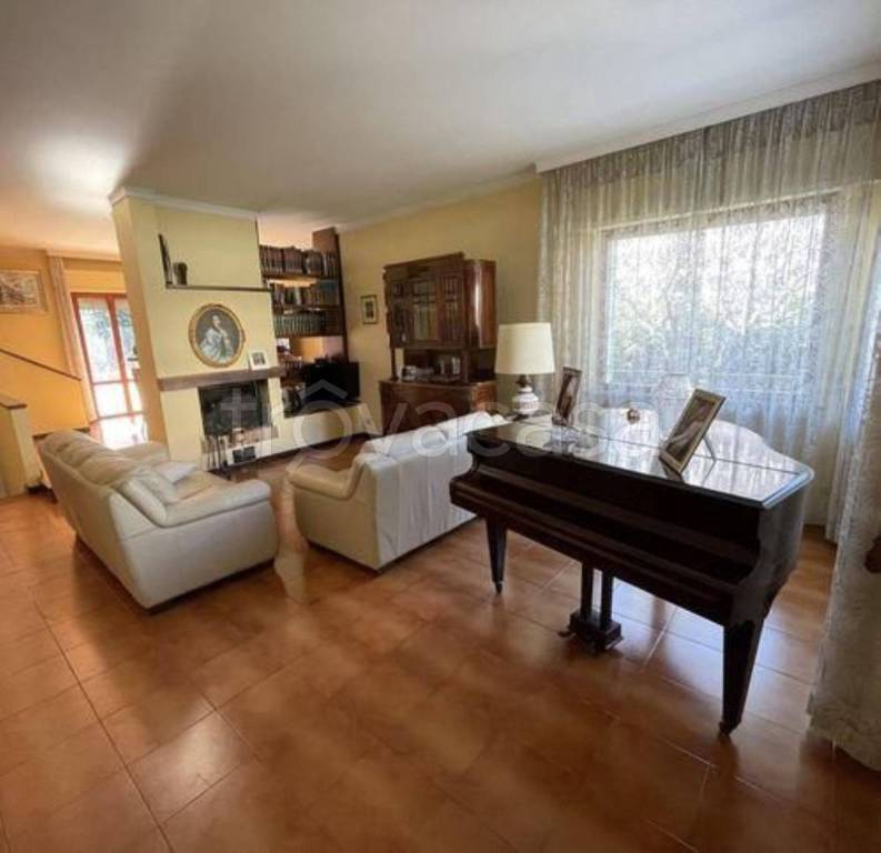 Villa in vendita a Civitanova Marche via Francesco Guicciardini, 52