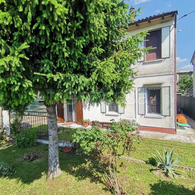 Casa Indipendente in vendita a Ferrara via della Cembalina, 149