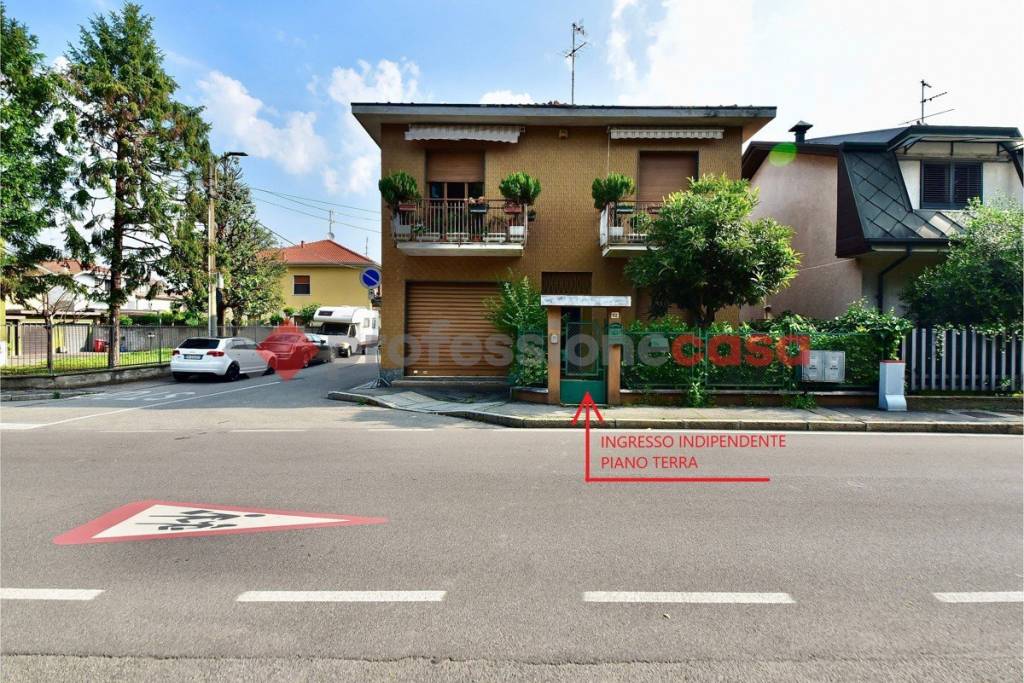 Villa Bifamiliare in vendita a Limbiate via Turati , 62