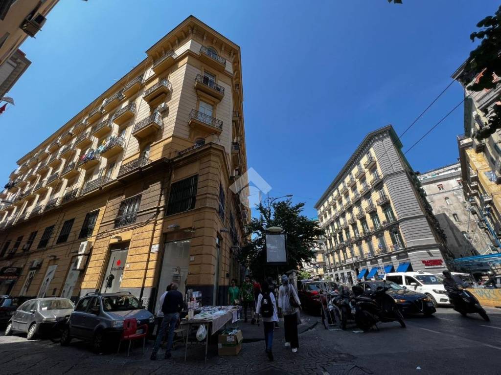 Negozio in vendita a Napoli via Bartolomeo Chioccarelli, 54