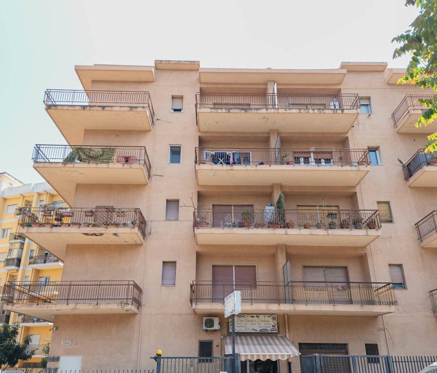 Appartamento in vendita a Reggio di Calabria via Vallone Petrara, 43