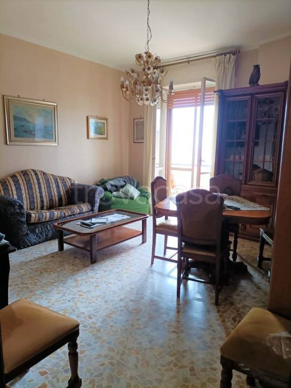 Appartamento in vendita a Napoli via Carlo Cattaneo