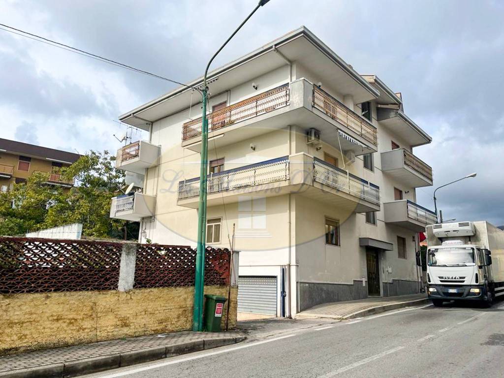 Appartamento in vendita a Montecorvino Rovella corso Vittorio Emanuele, 88