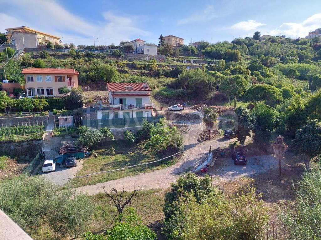Appartamento in vendita a Sanremo strada Franco Alfano, 57