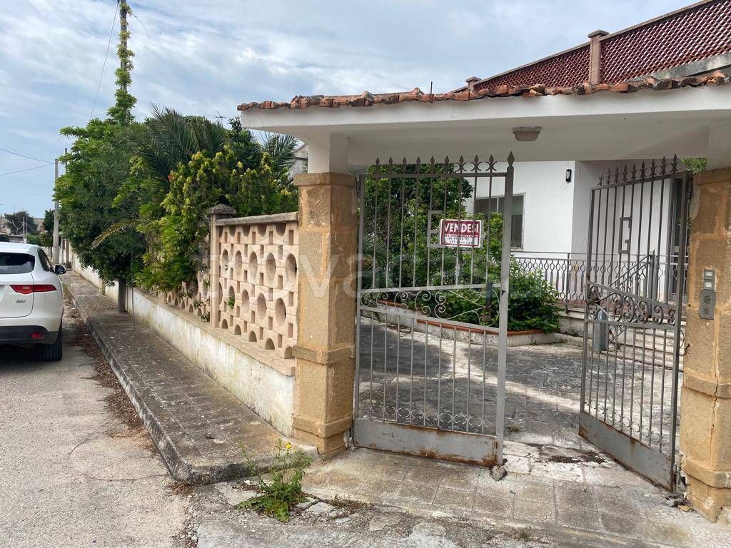 Villa in vendita a Manduria via delle Giunchiglie, 45