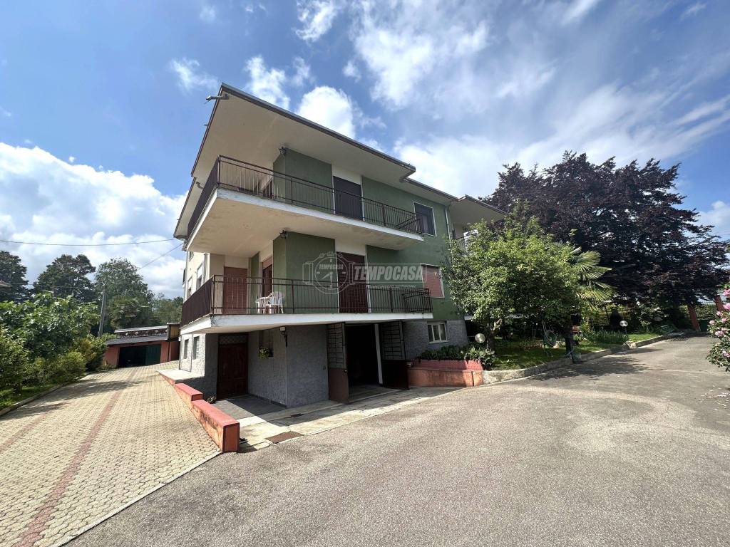 Villa Bifamiliare in vendita a Biella strada Comunale Vaglio Colma Pettinengo