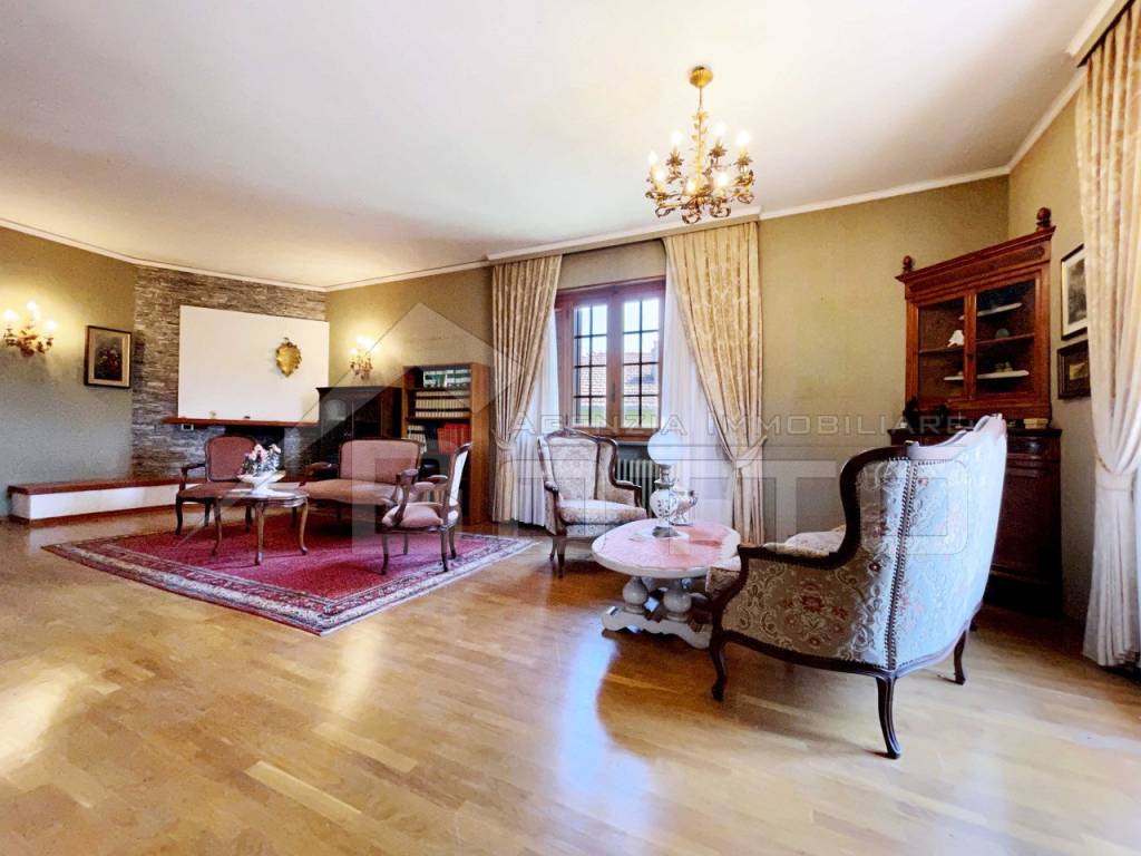 Casa Indipendente in vendita a Borgosesia via Montrigone 6