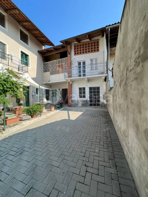 Casa Indipendente in vendita a Borgomasino via Arciprete Curbis, 10
