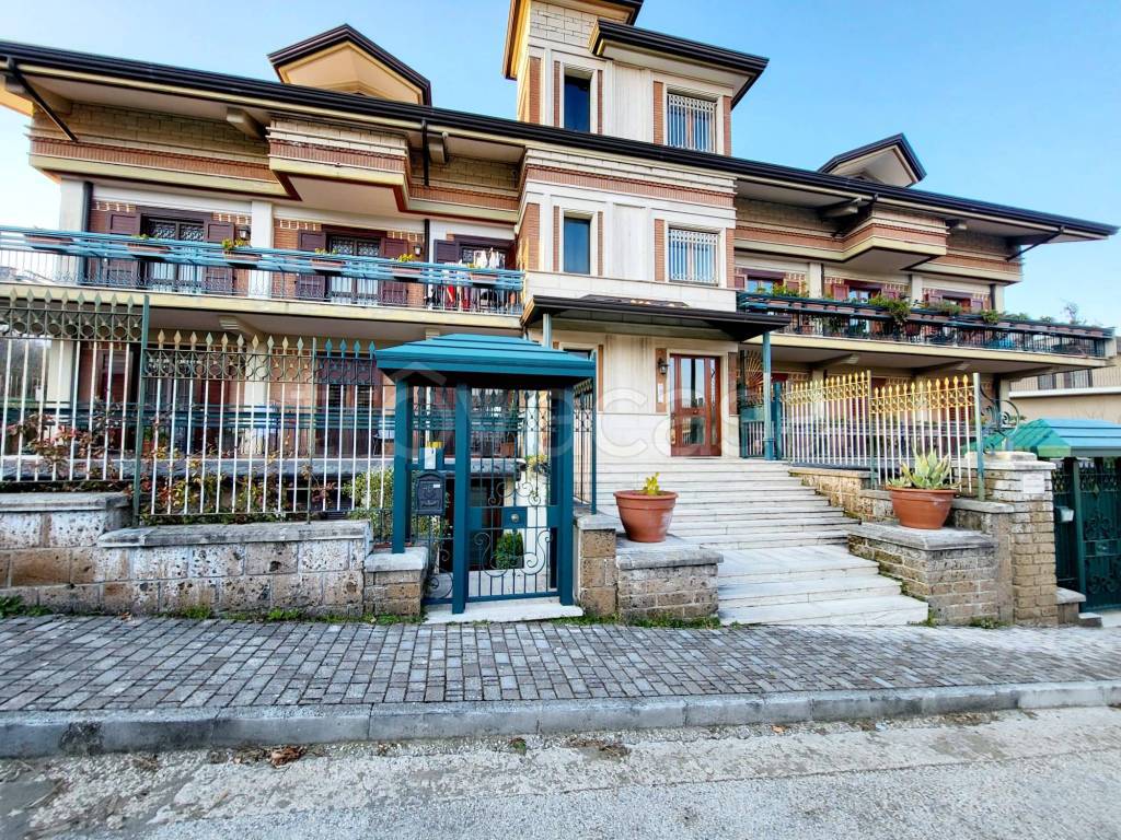Appartamento in vendita ad Avellino contrada Sant'Eustachio Pennini