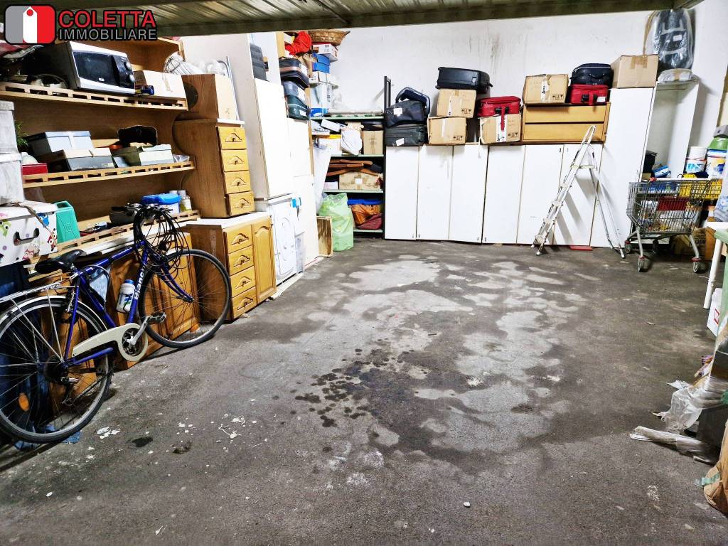 Garage in vendita ad Acerra via Armando Diaz