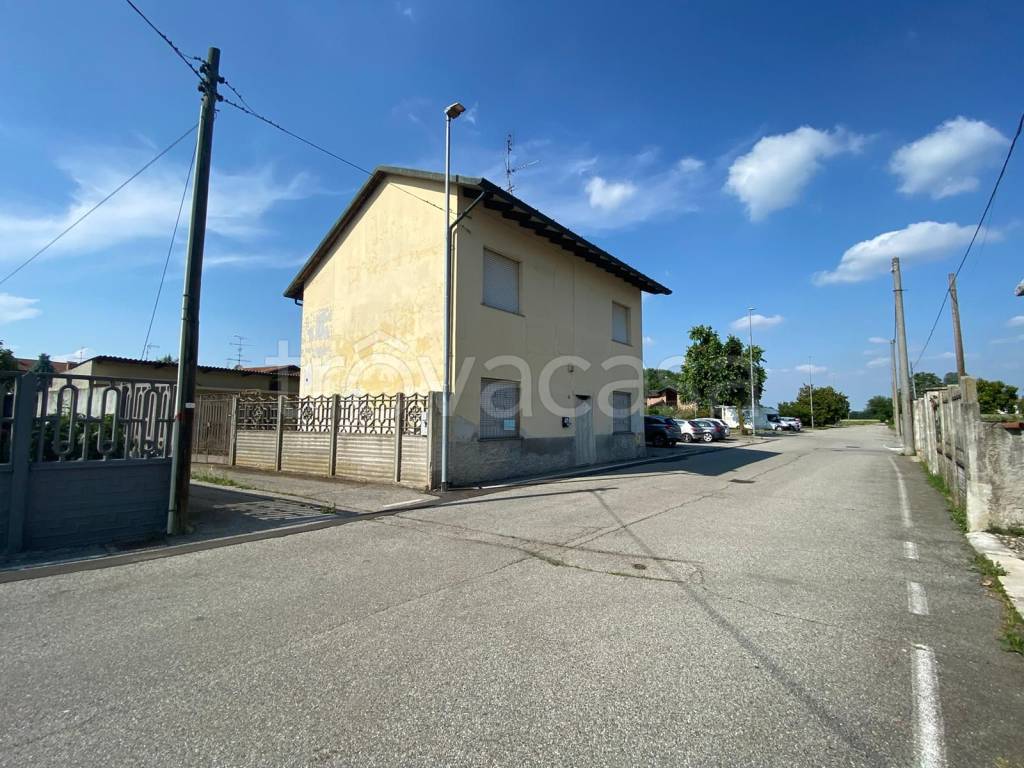 Villa in vendita a Robecchetto con Induno via Guglielmo Marconi, 26