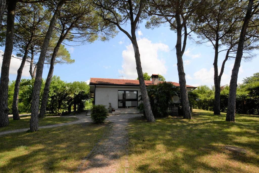 Villa in vendita a Grado località Le Domine, 1