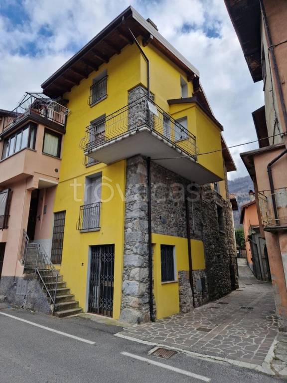 Casa Indipendente in vendita a Capo di Ponte via Italia, 29/a