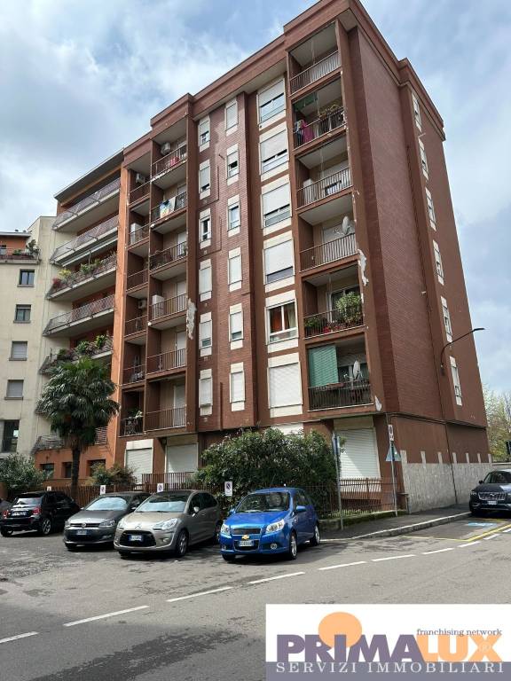 Appartamento in vendita a Saronno via Giuseppe Parini, 25