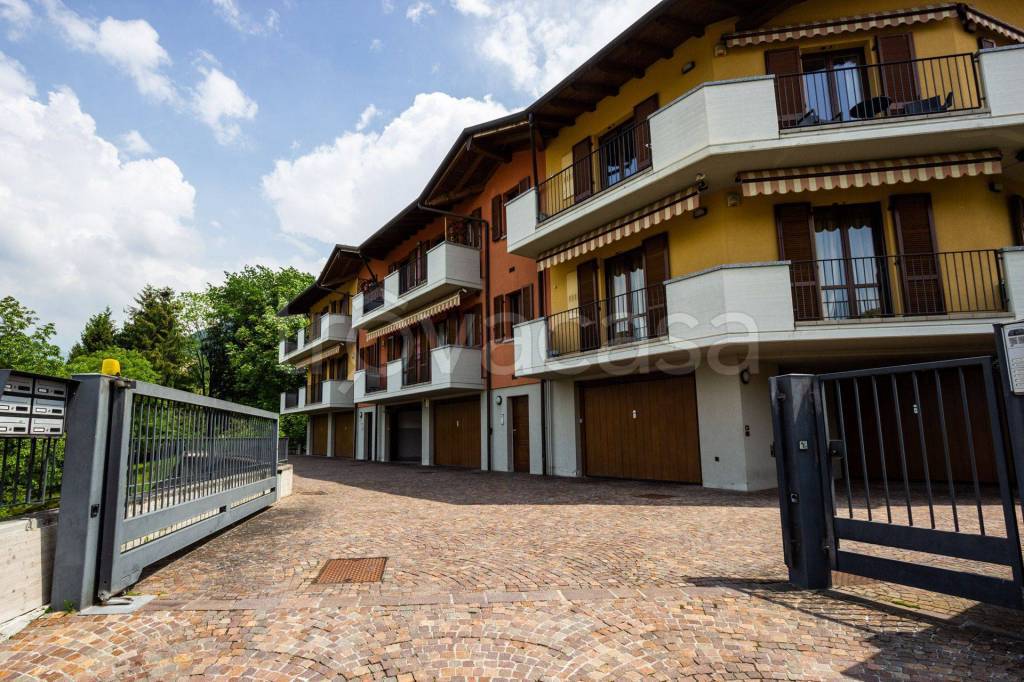 Appartamento in in vendita da privato a Leffe via Michelangelo Buonarroti