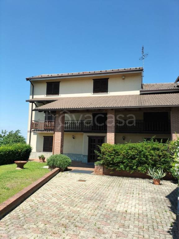 Casa Indipendente in vendita a Castel Rocchero via Avvocato Giuseppe Saracco, 28